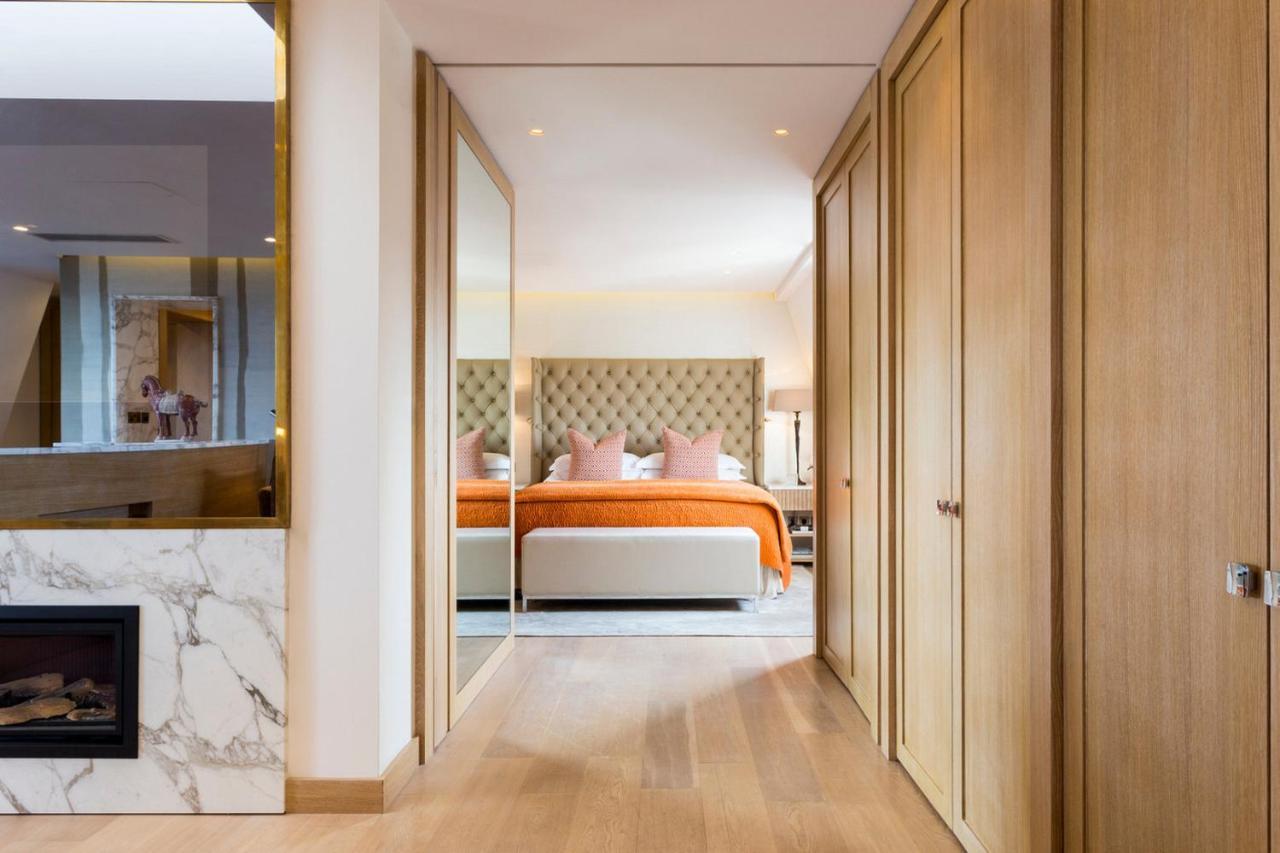 ザ メリルボーン ホテル ロンドン エクステリア 写真 A bedroom at The Ivy Collection