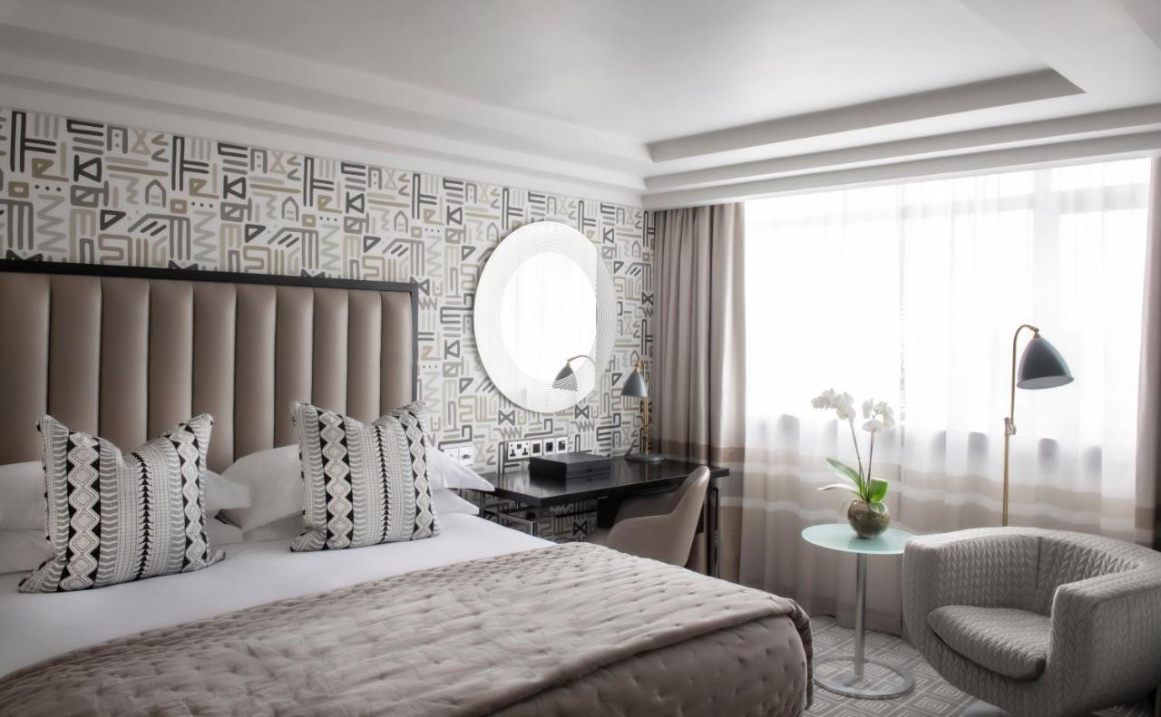 ザ メリルボーン ホテル ロンドン エクステリア 写真 A bedroom at The Mayfair