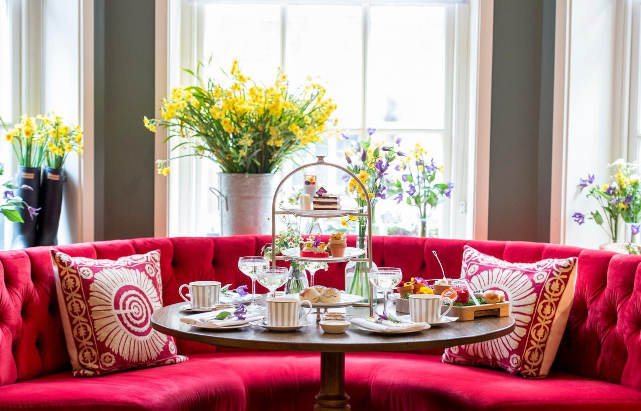 ザ メリルボーン ホテル ロンドン エクステリア 写真 Afternoon tea at the Ritz